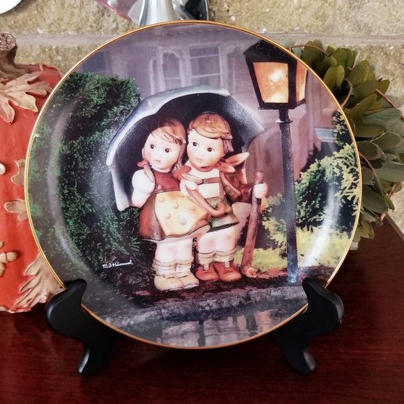 Hummel Collection Plate, "Stormy Weather",by Danbury Mint - Picture 2 of 7